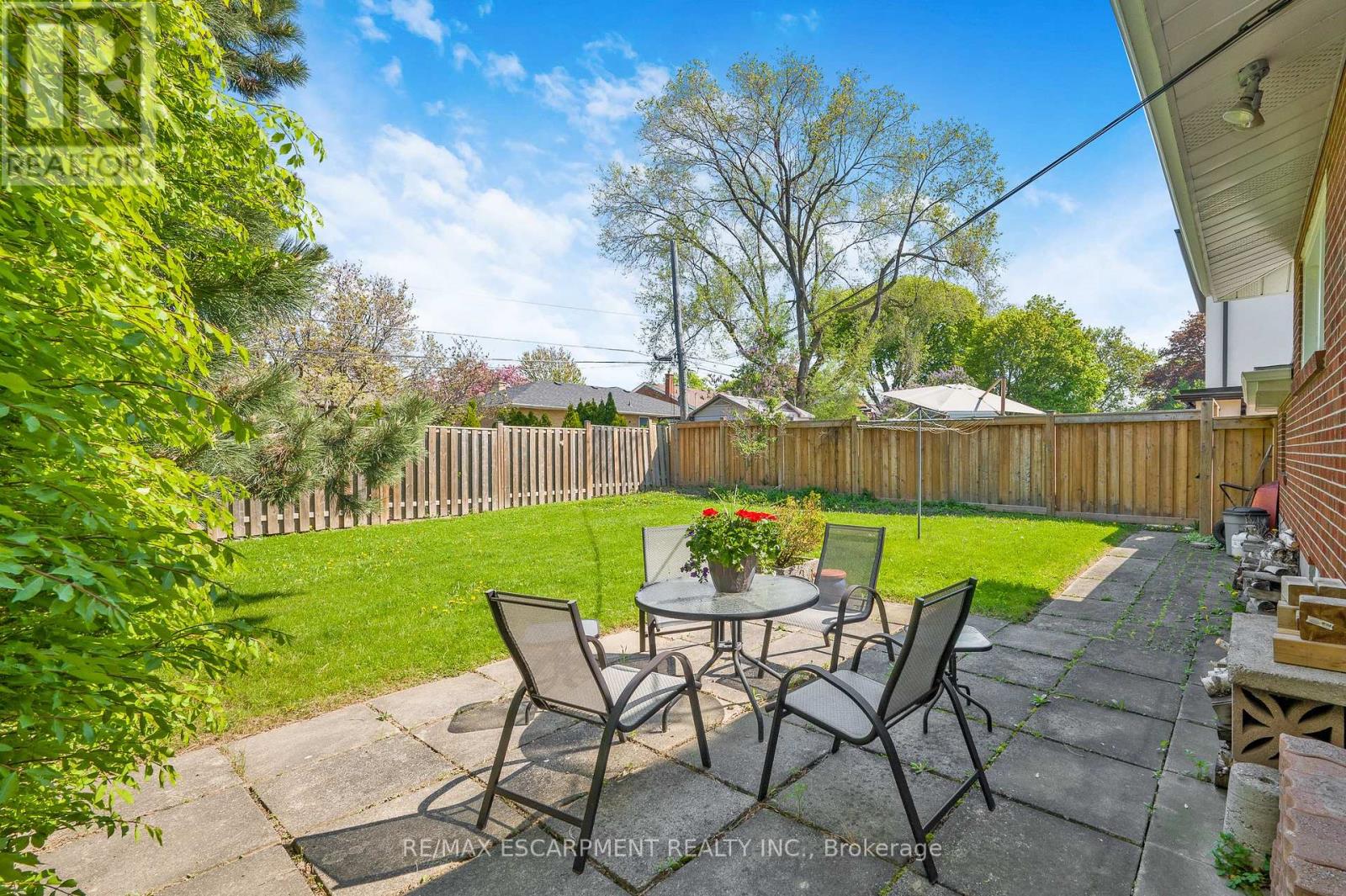 6 DEANEFIELD CRESCENT - 22