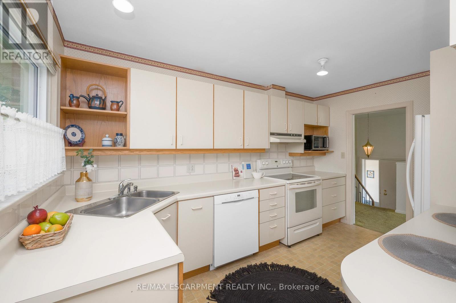 6 DEANEFIELD CRESCENT - 9