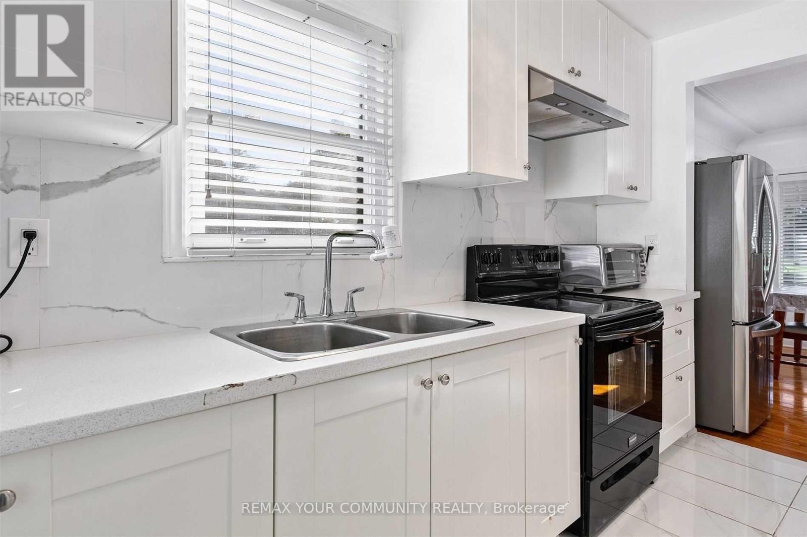4276 HOWARD AVENUE - 14