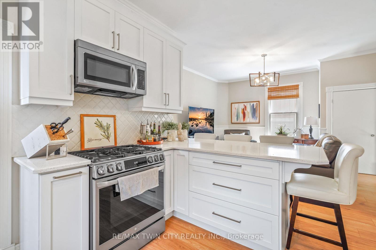 27 ADA AVENUE - 16