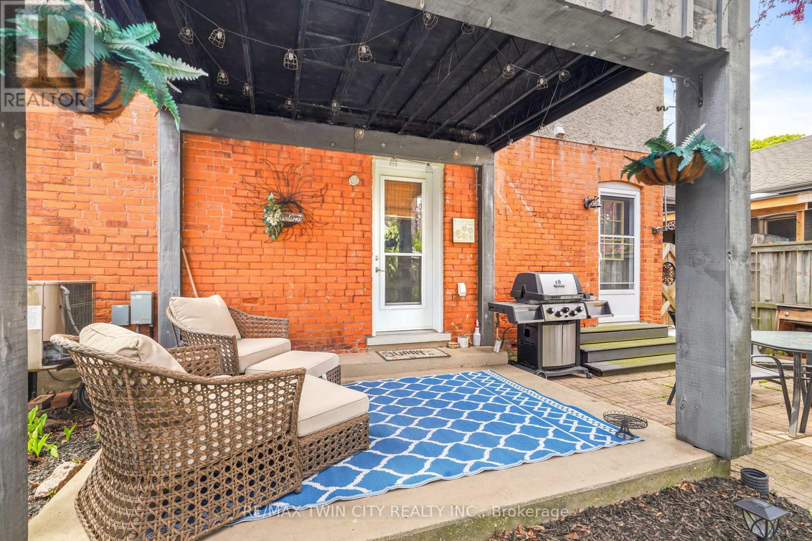 27 ADA AVENUE - 40
