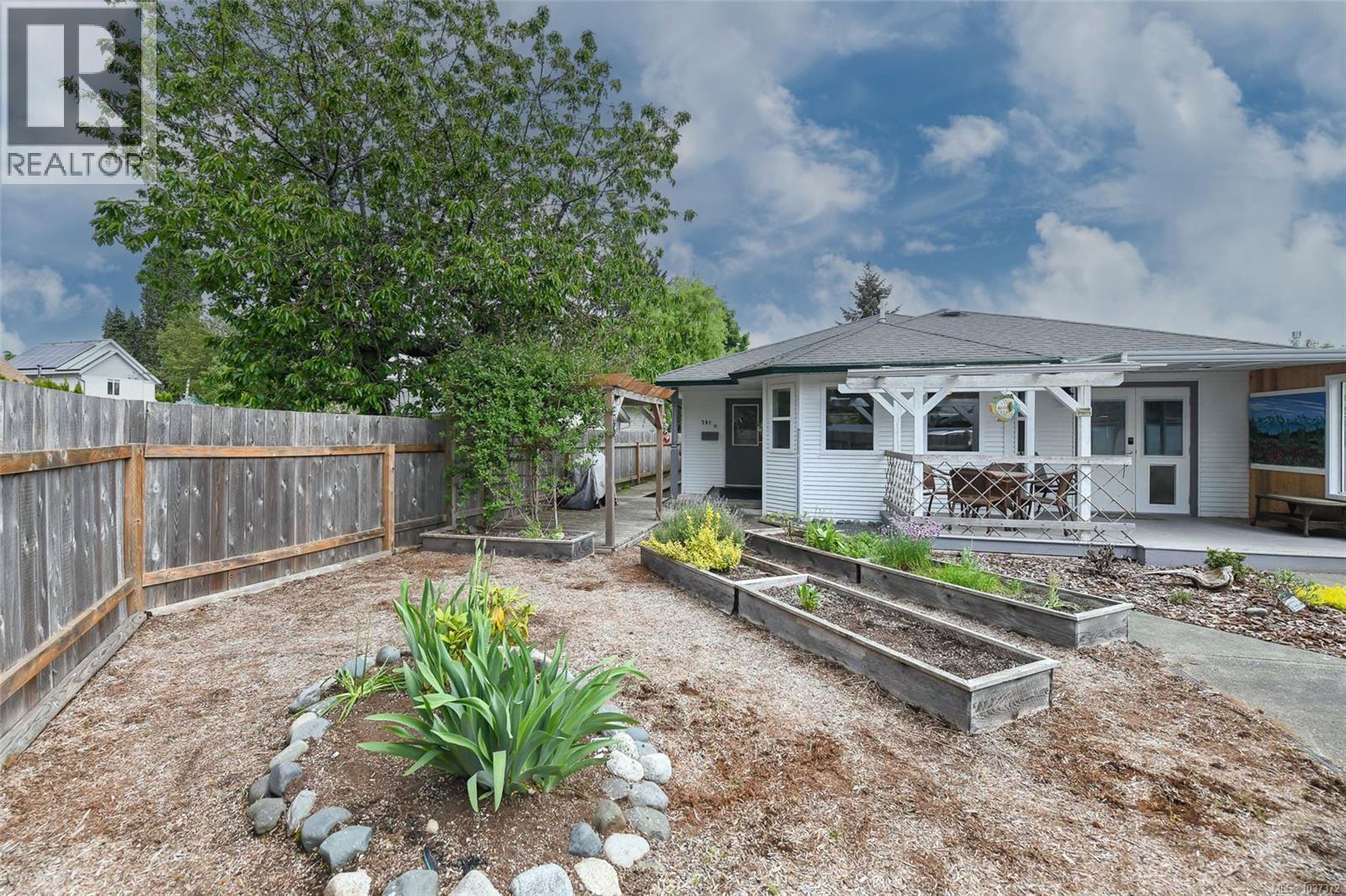 B 781 Stewart Ave, Courtenay