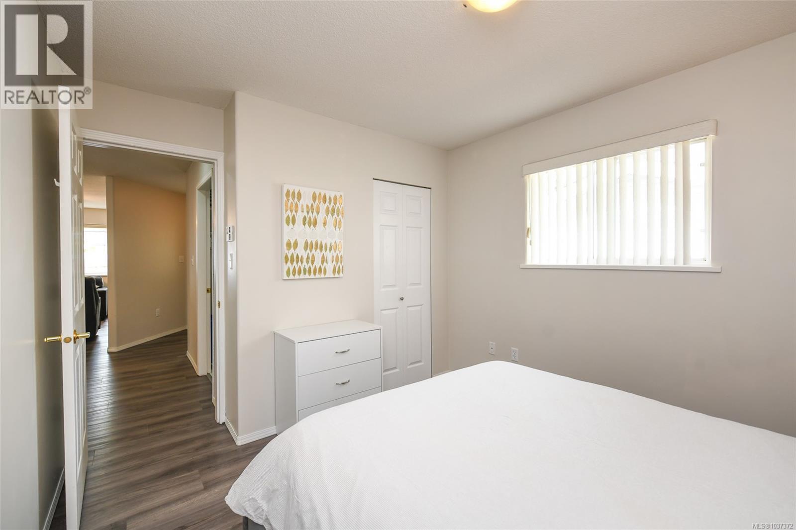 B 781 Stewart Ave, Courtenay