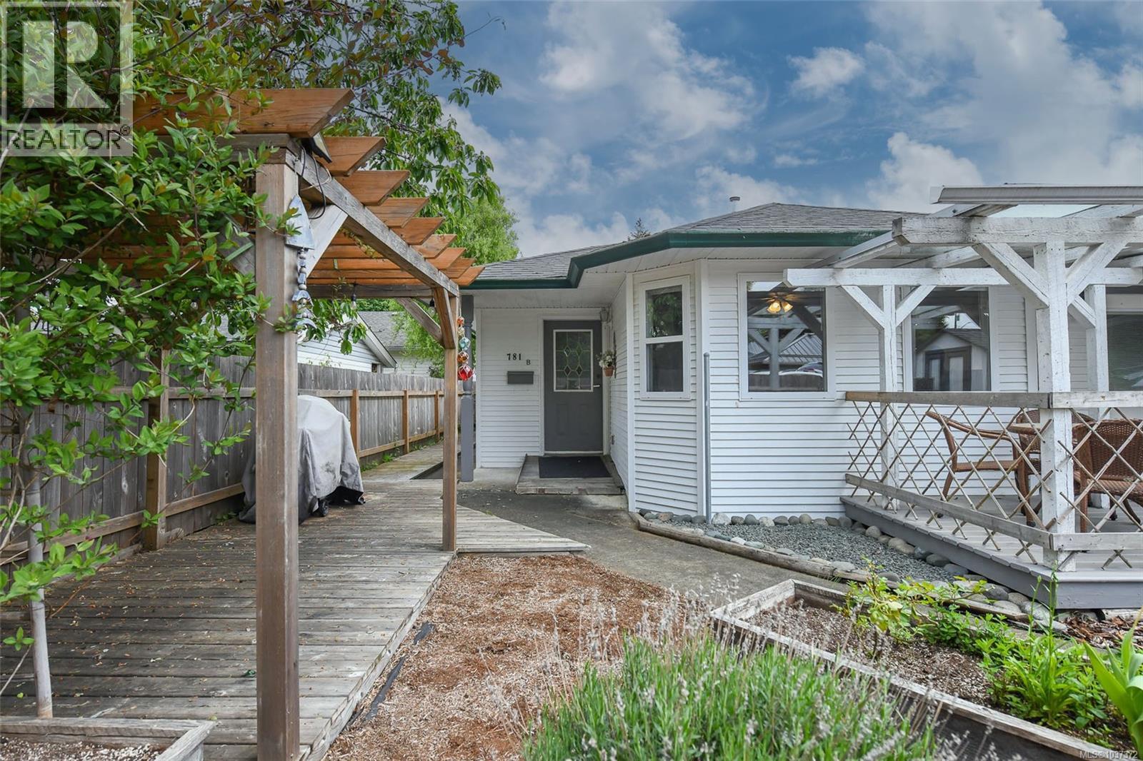 B 781 Stewart Ave, Courtenay