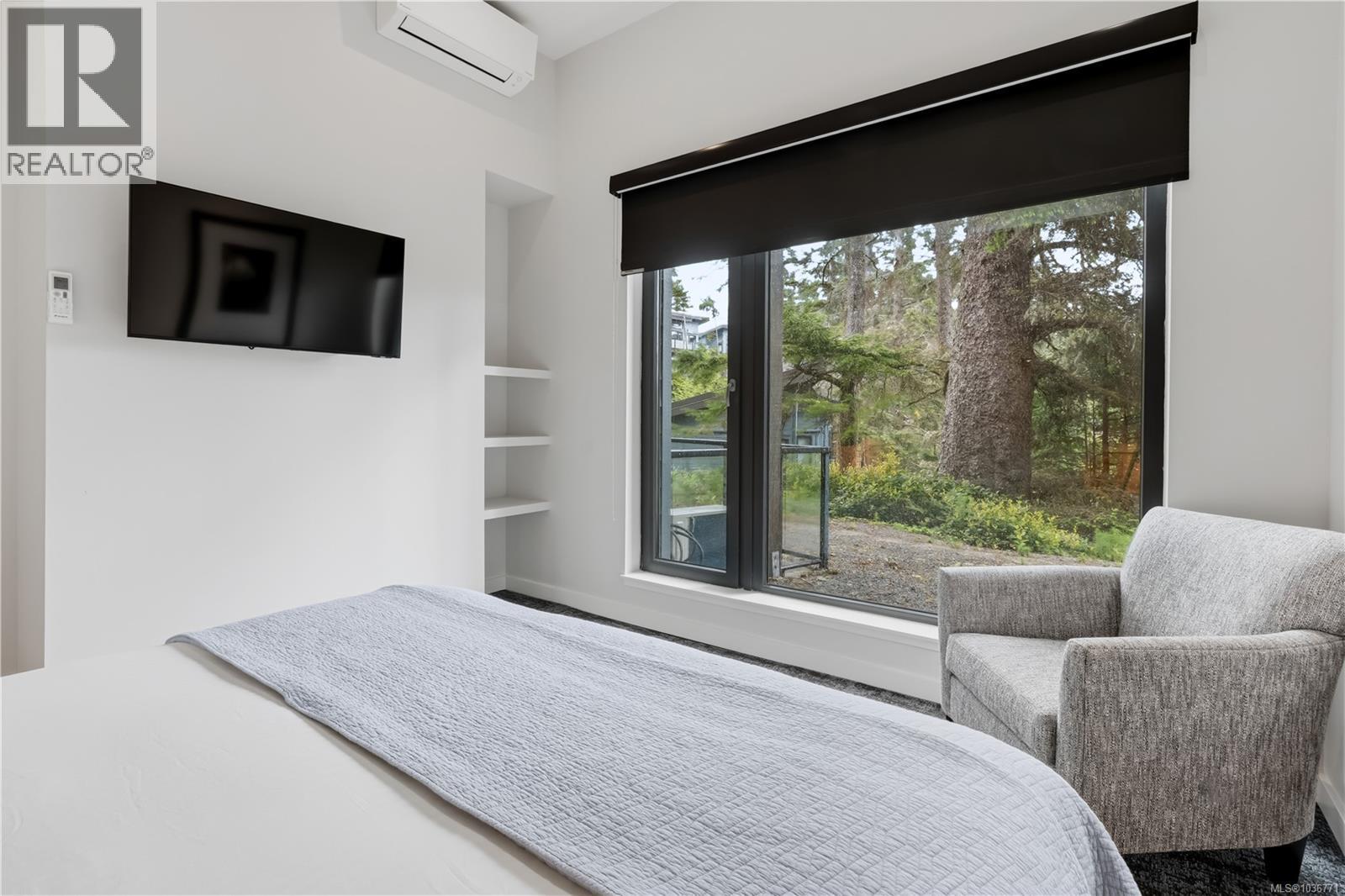 103 596 Marine Dr, Ucluelet
