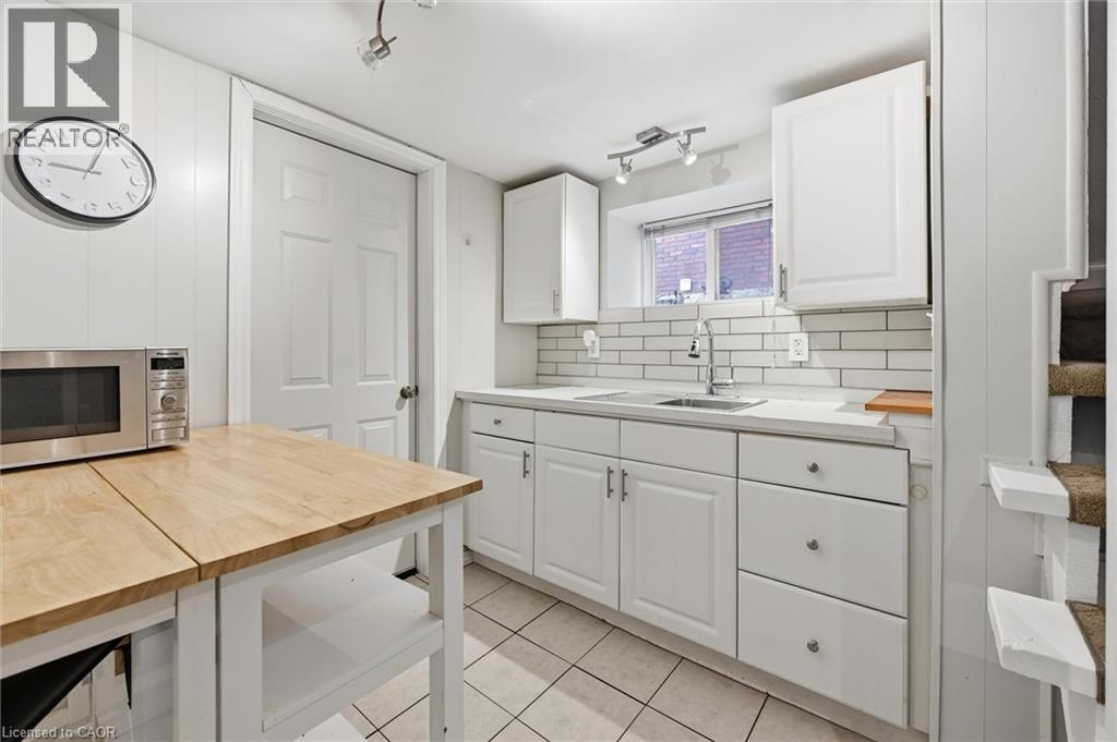 81 CARRICK Avenue - 20