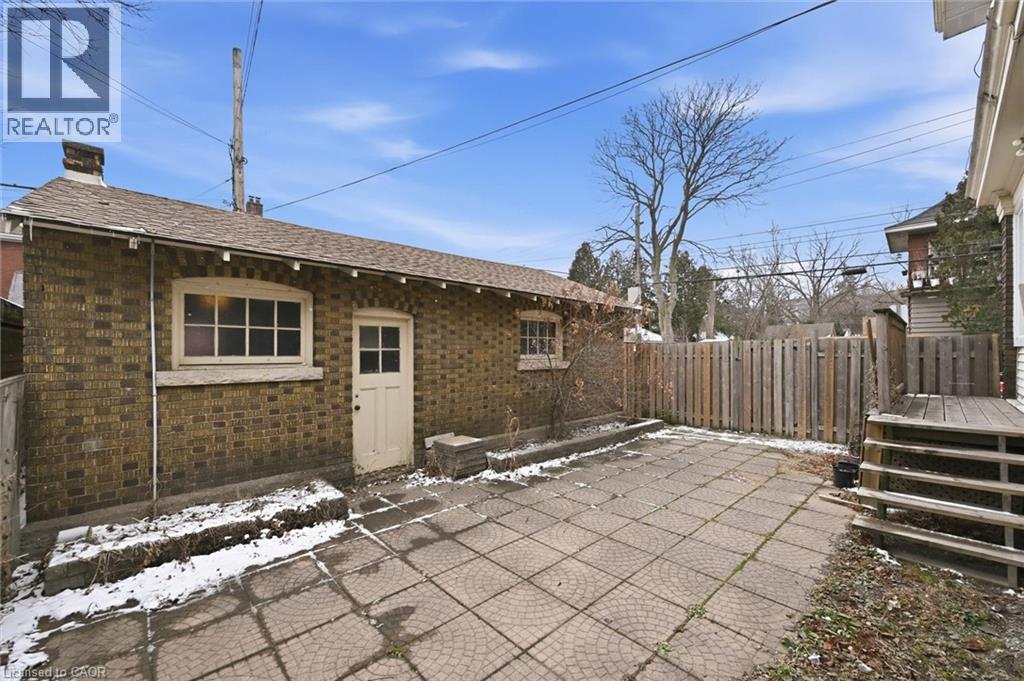 81 CARRICK Avenue - 40