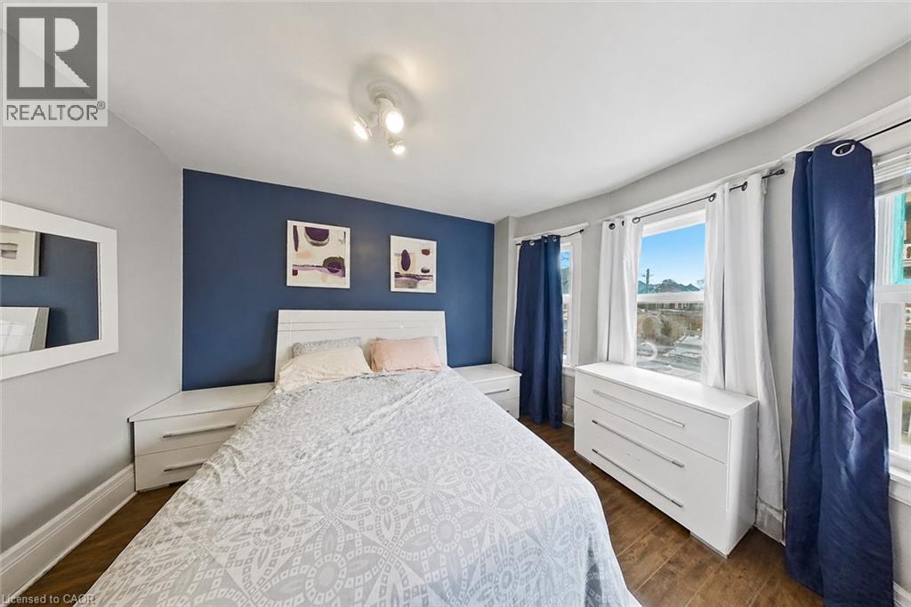 81 CARRICK Avenue - 37