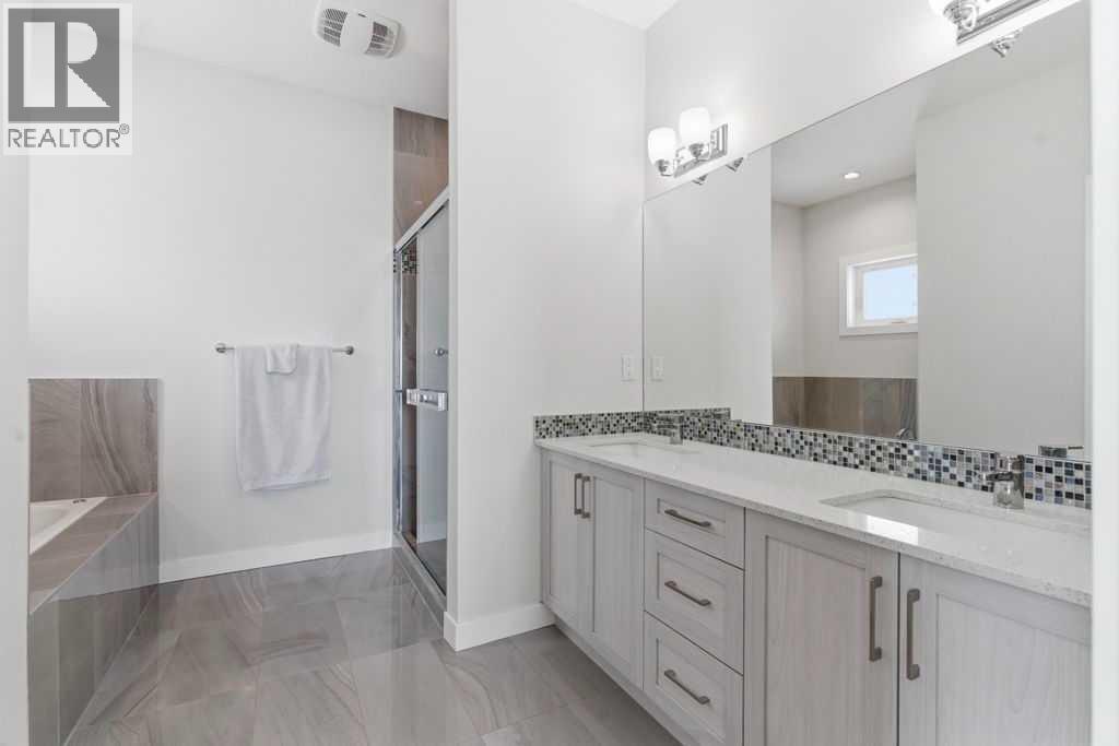 #2 3318 Centre Street NE - 26