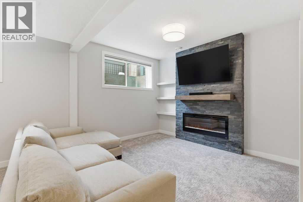 #2 3318 Centre Street NE - 30