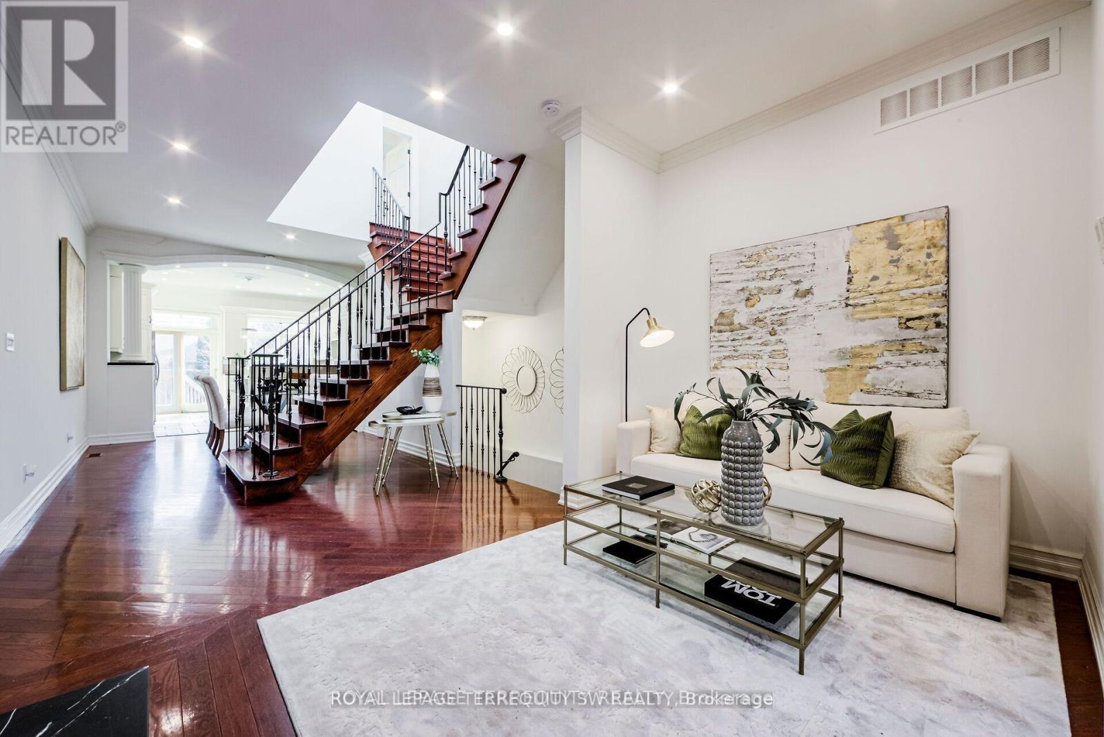 329 LIPPINCOTT STREET - 2