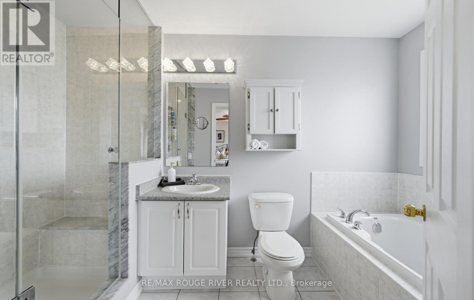 55 REDFERN CRESCENT - 25