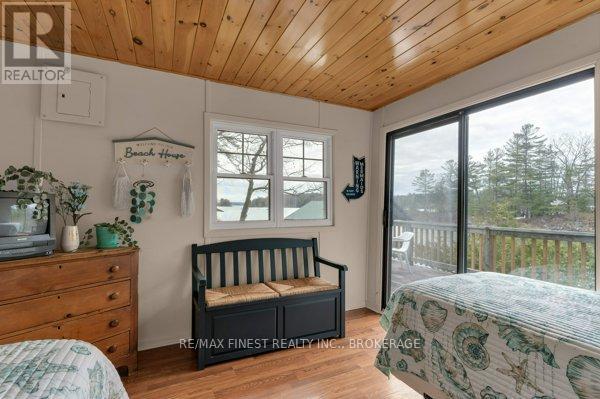 14 DOWNIE ISLAND - 30
