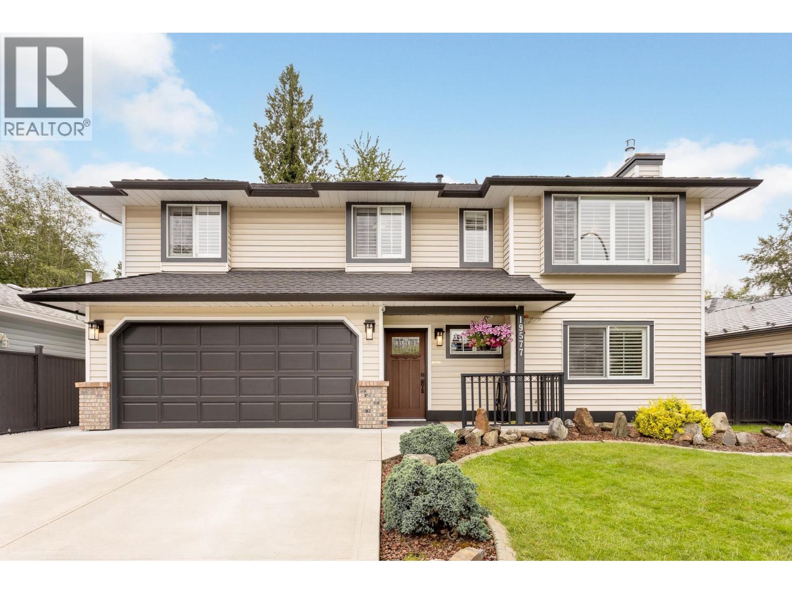 19577 SOMERSET Drive - main photo