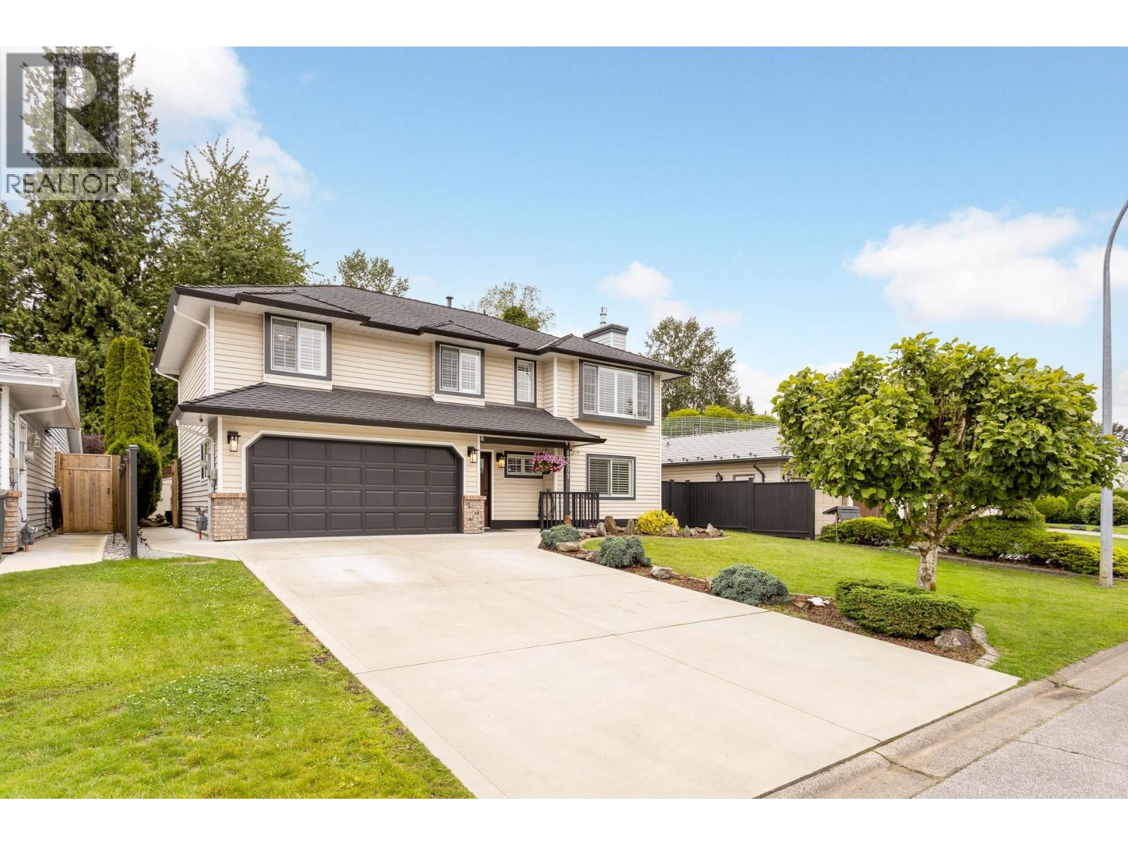 19577 SOMERSET Drive - photo 2