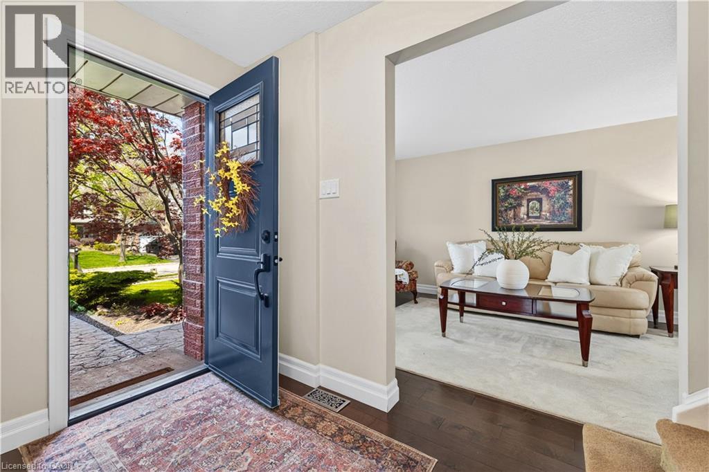 108 OLD FOREST Crescent, Kitchener, Ontario, N2N2A3 — Photo 7