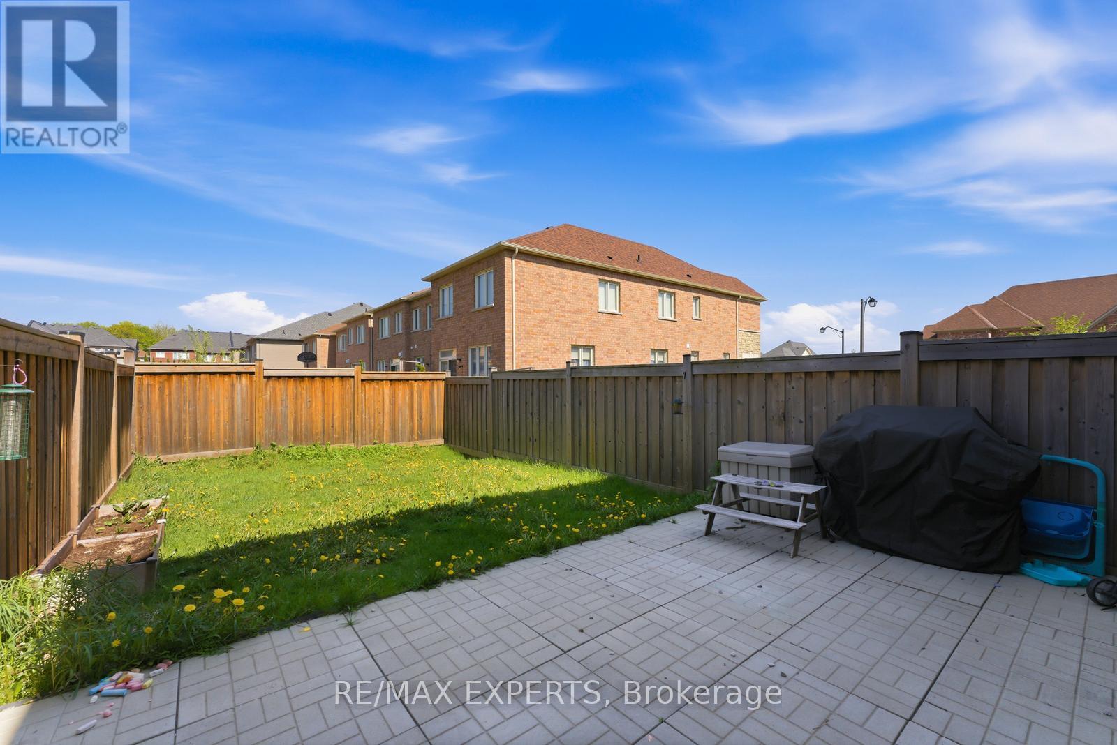 9 PORT ARTHUR CRESCENT - 35