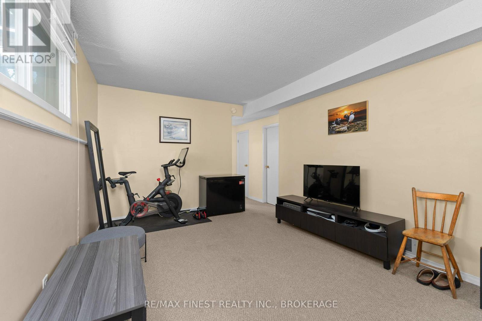 102 GRENADIER DRIVE - 19