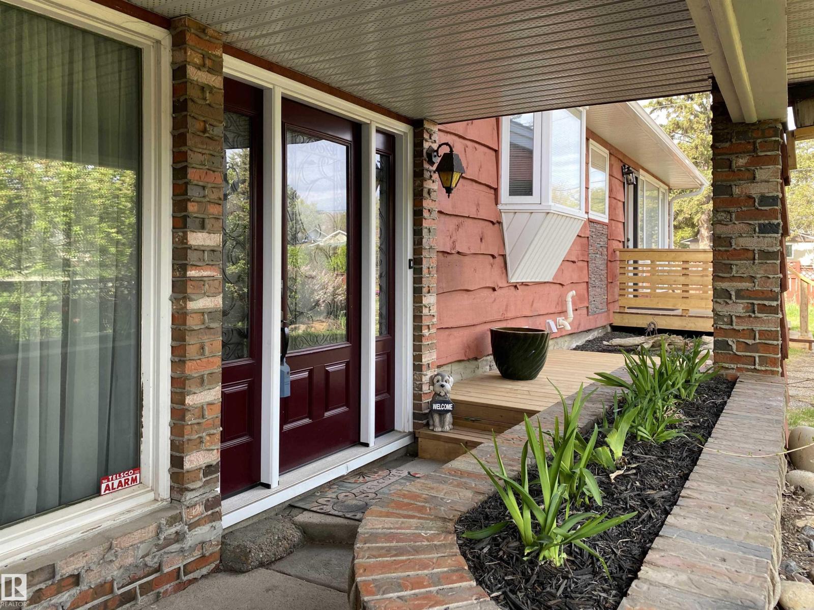 12137 50 ST NW - Image 2