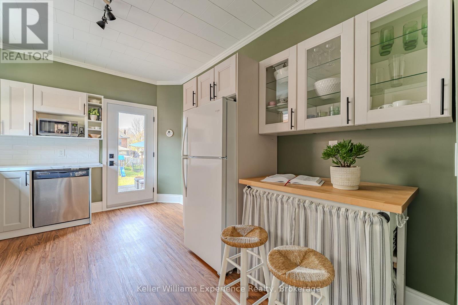 538 12TH STREET W - 8