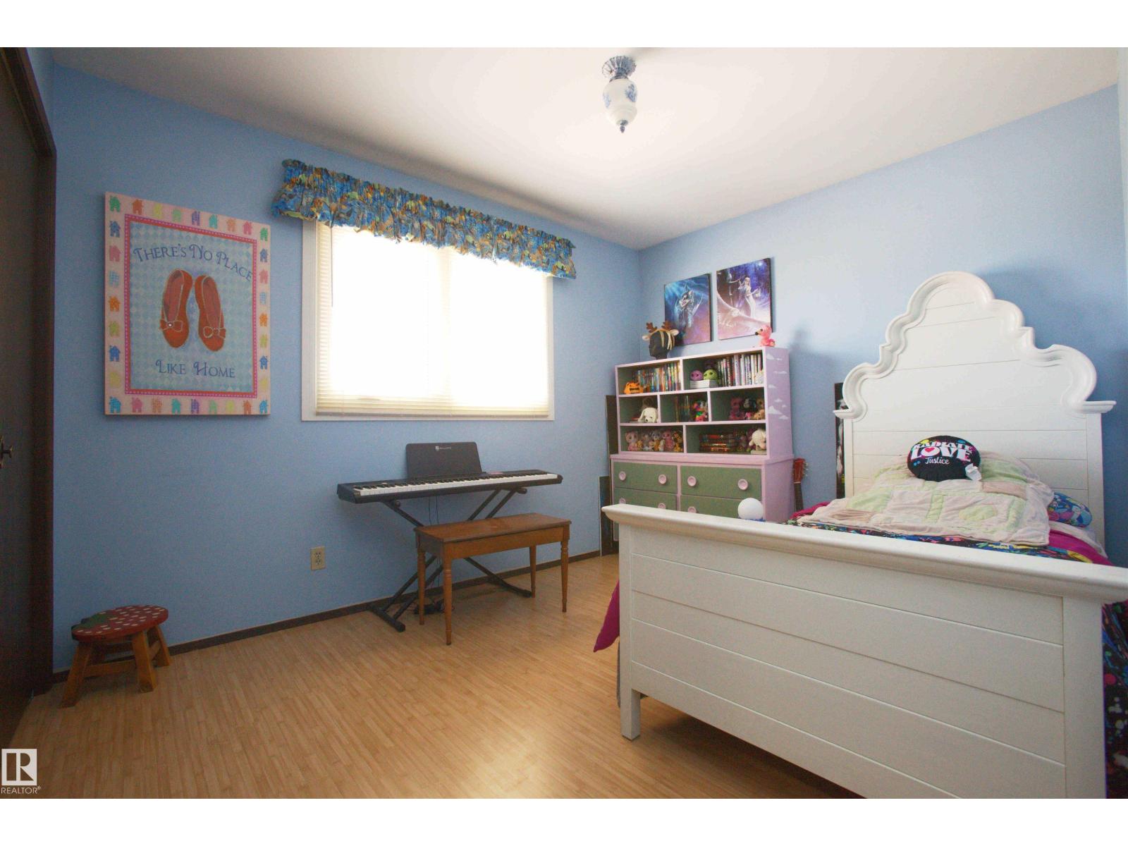 12137 50 ST NW - 19