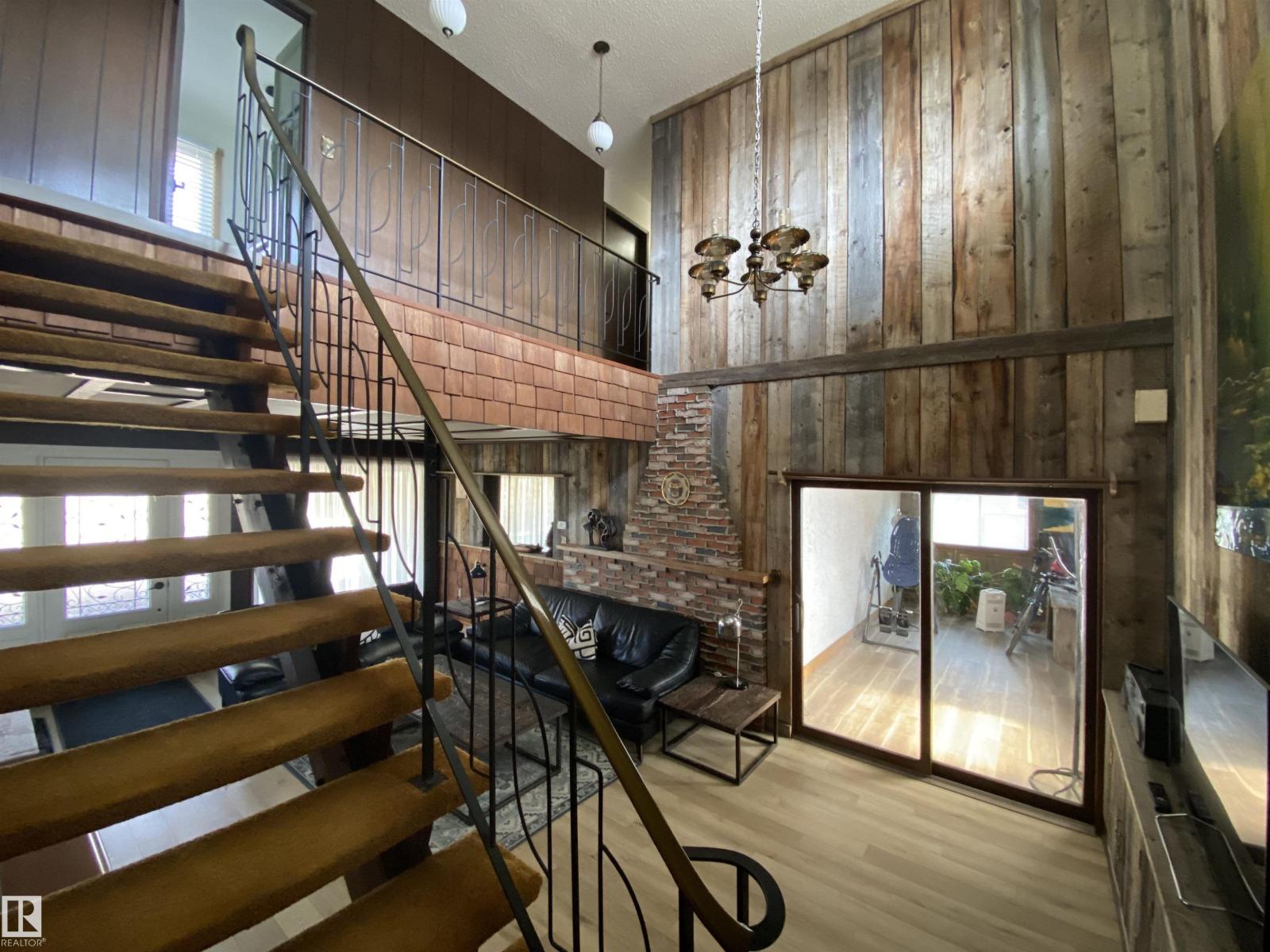 12137 50 ST NW - 15