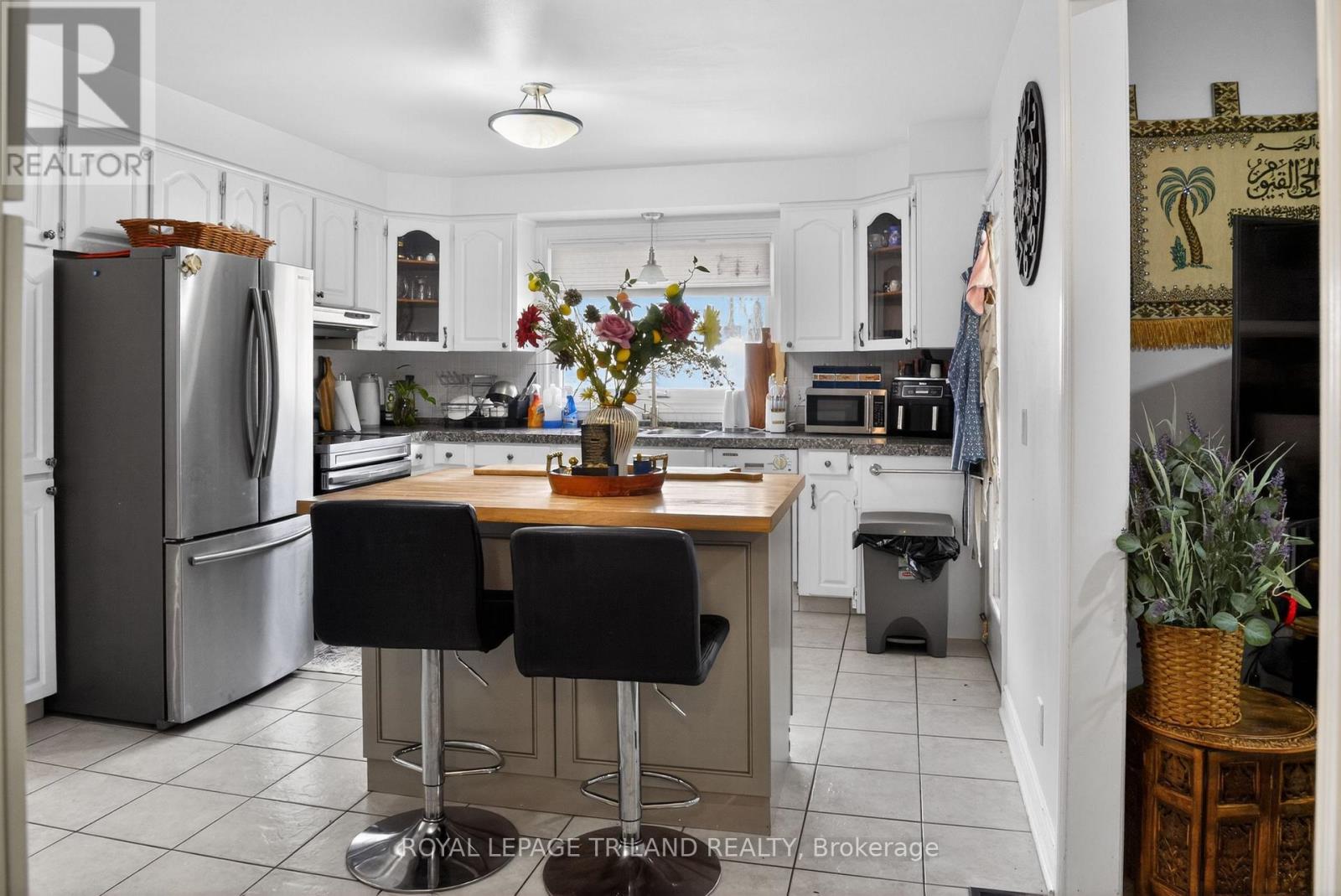 112 CLARENDON CRESCENT - 10