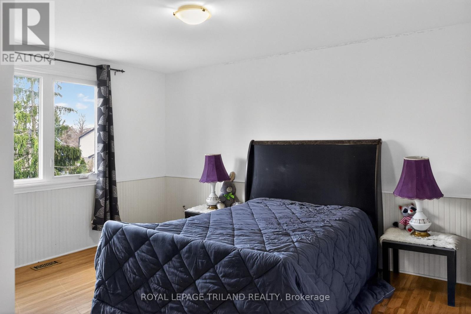 112 CLARENDON CRESCENT - 21