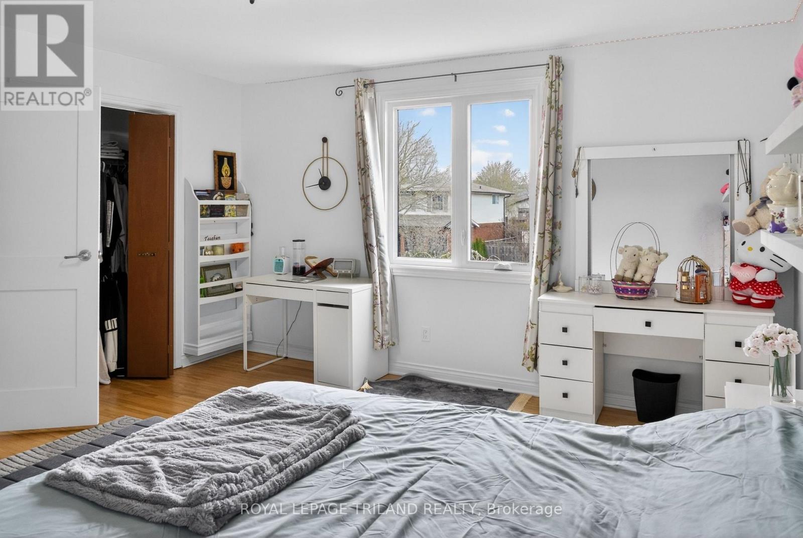 112 CLARENDON CRESCENT - 22