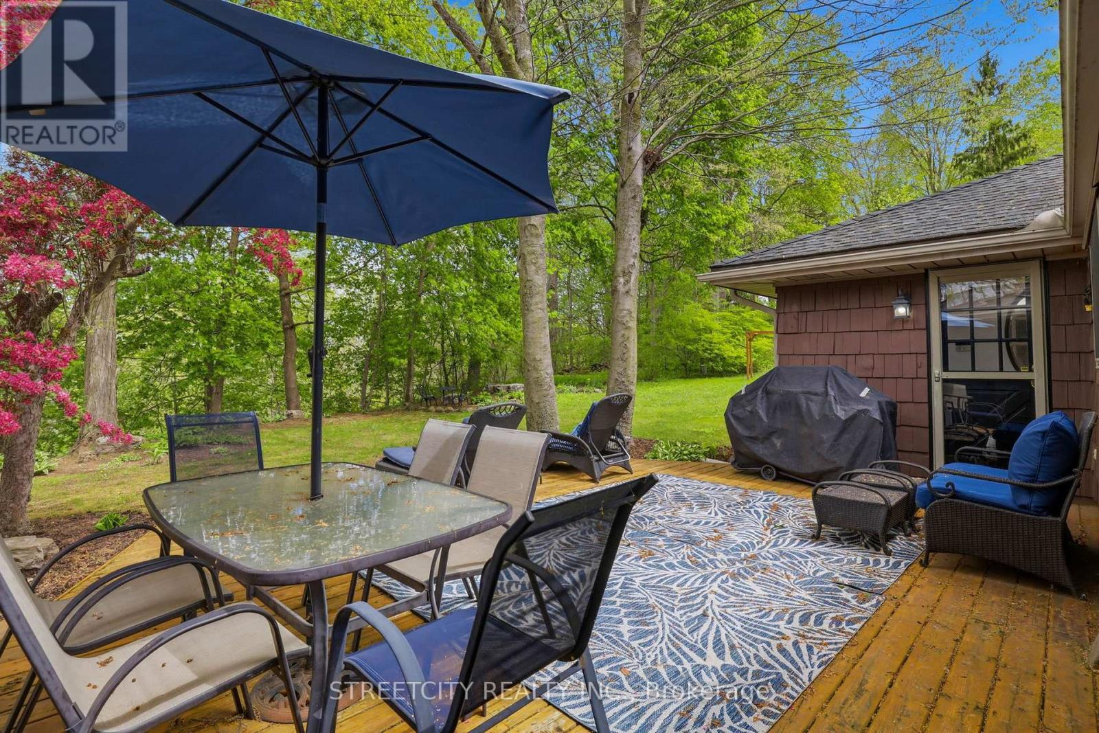 4 BRIARHILL PLACE - 28