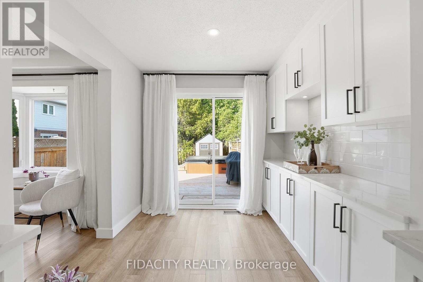 80 ROBARTS CRESCENT - 15