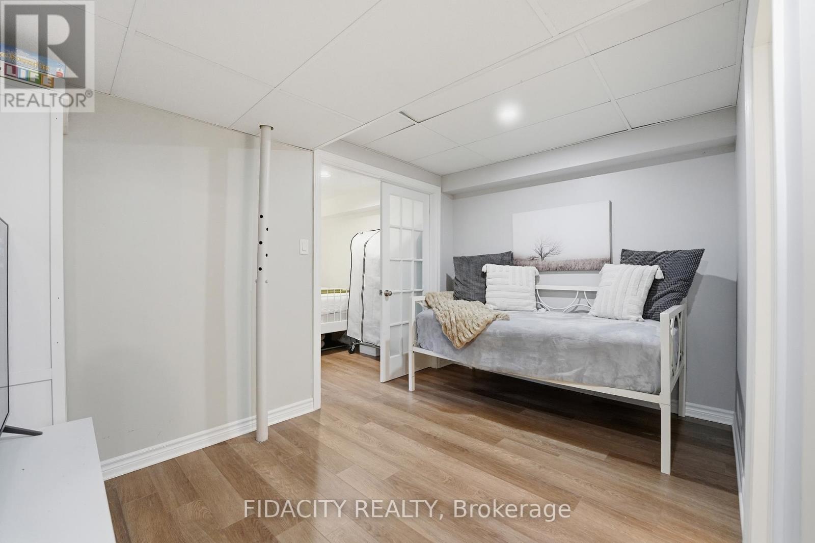 80 ROBARTS CRESCENT - 27