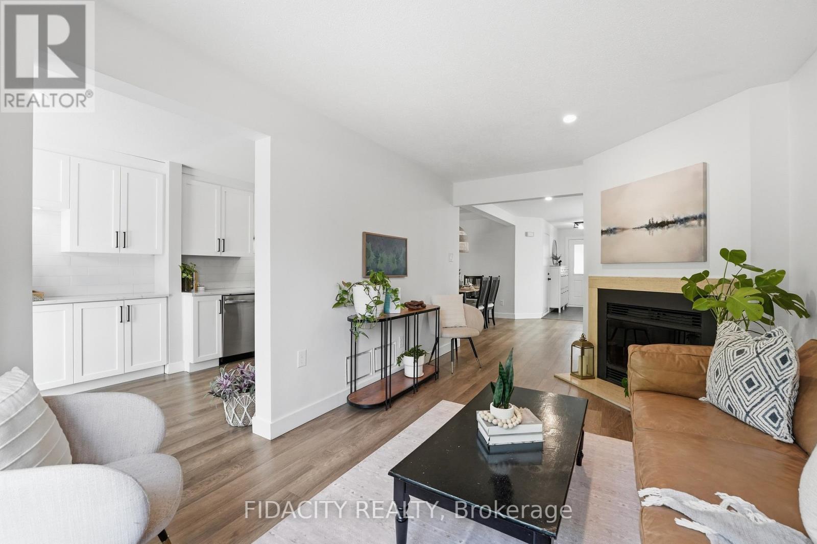 80 ROBARTS CRESCENT - 8
