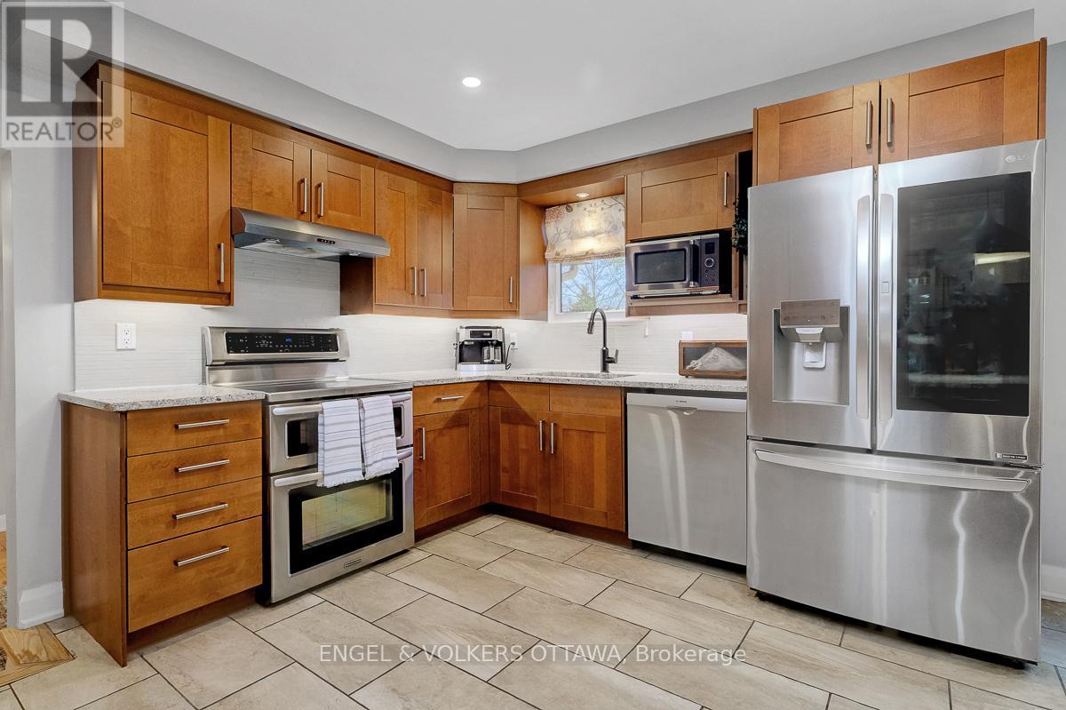2766 HARWOOD AVENUE - 16