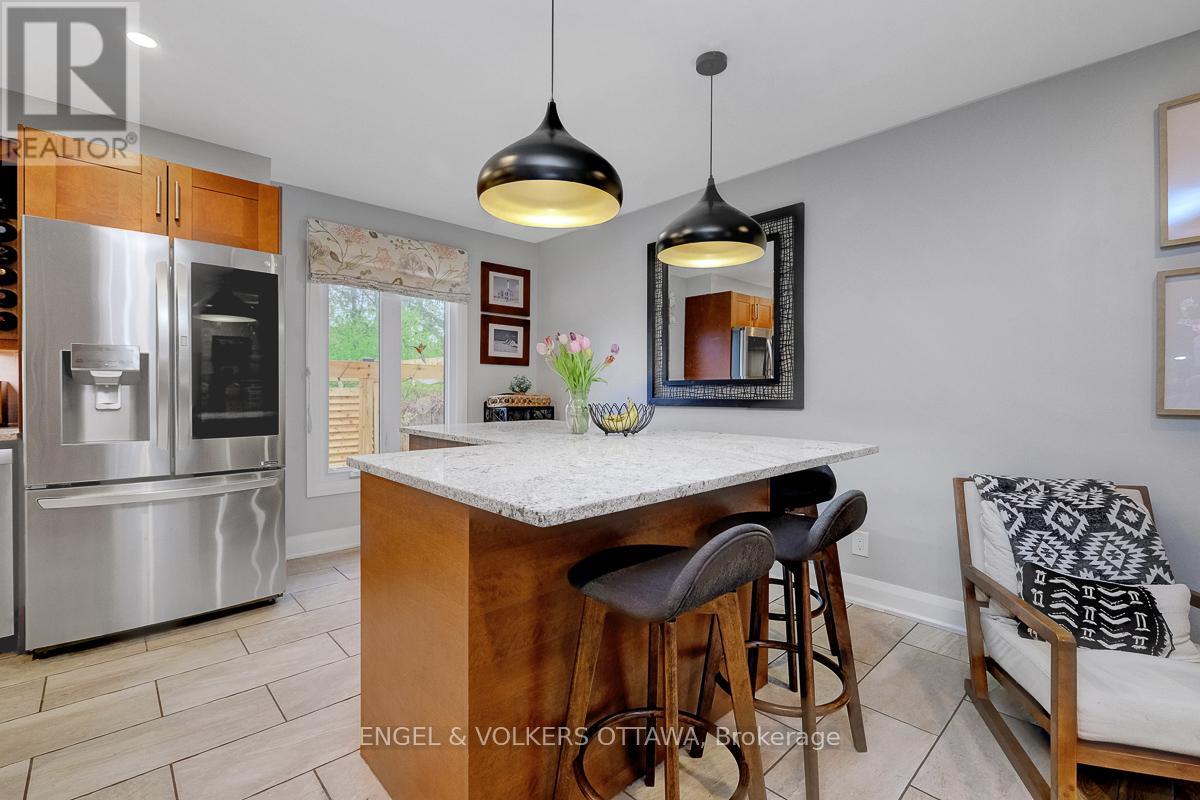 2766 HARWOOD AVENUE - 18