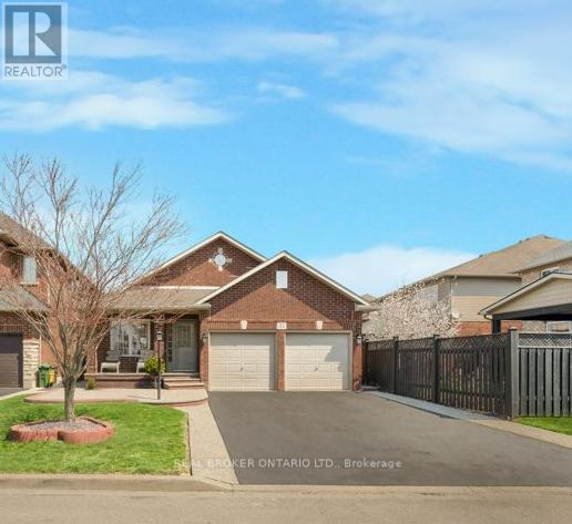51 SUNDANCE CRESCENT - 1