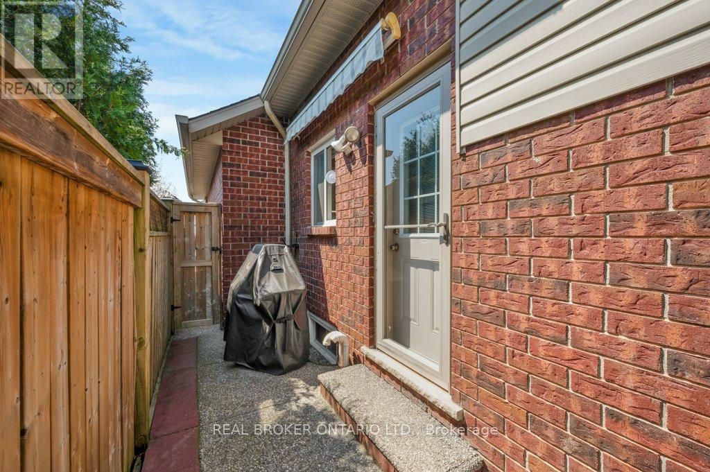 51 SUNDANCE CRESCENT - 28