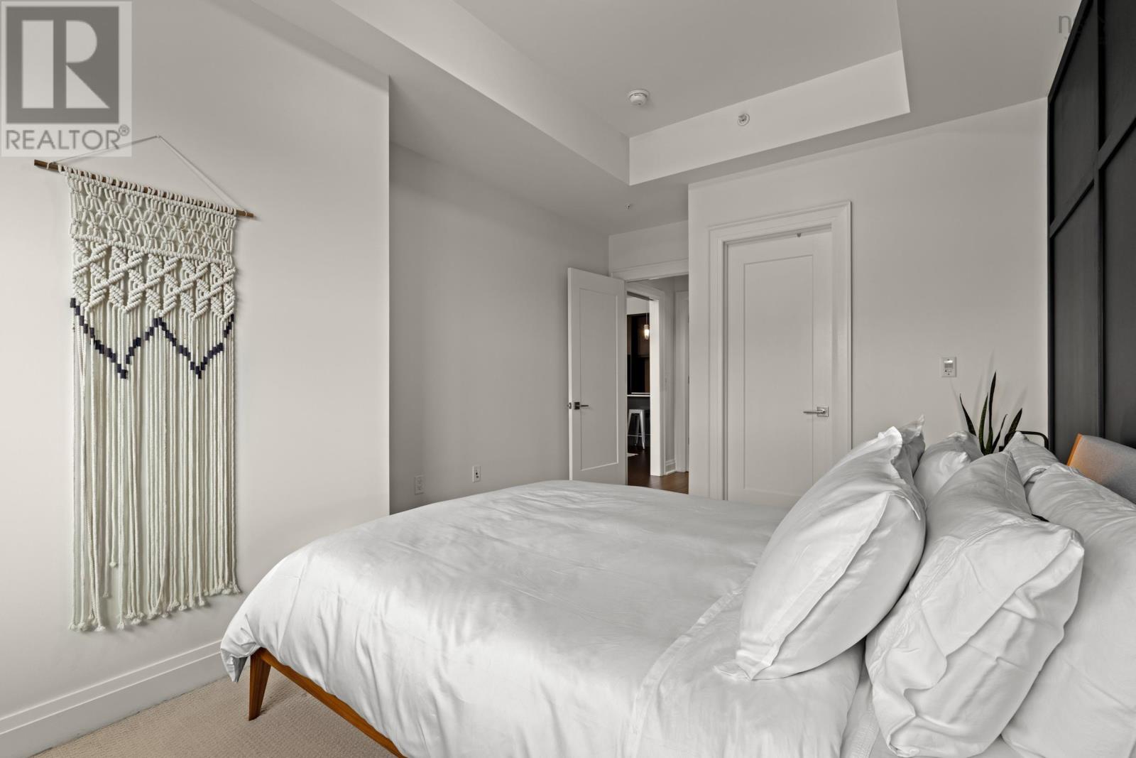 #406 25 Alderney Drive - 32