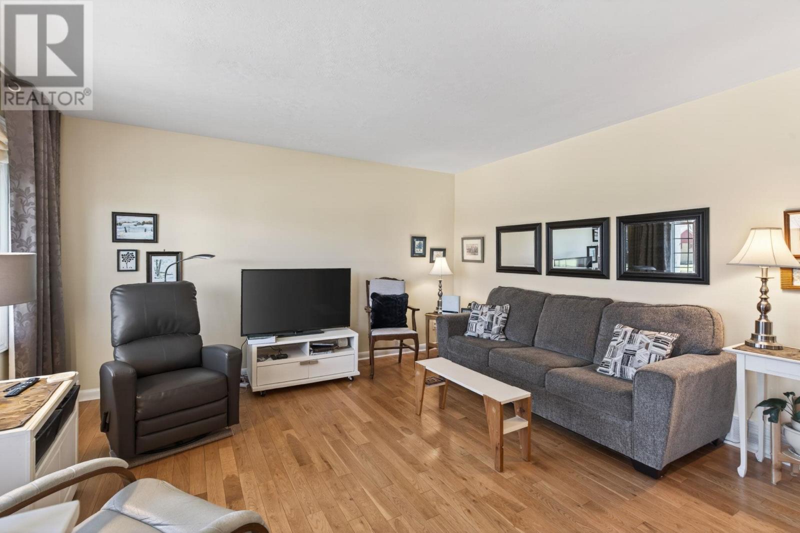 15 Pinemore BLVD, Sault Ste. Marie, Ontario, P6B4E4 — Photo 9