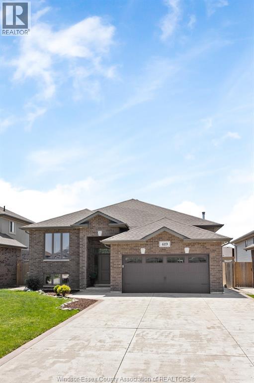 419 BROWN CRESCENT - 2