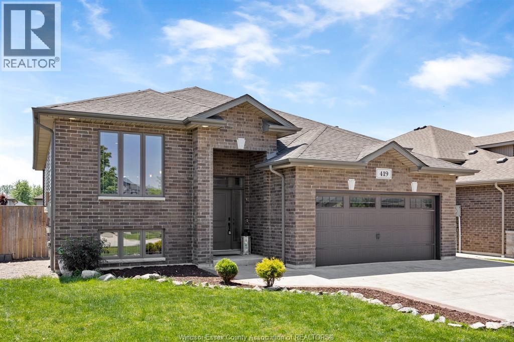 419 BROWN CRESCENT - 1