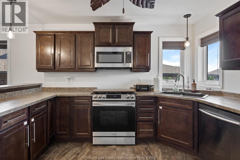 419 BROWN CRESCENT - 11
