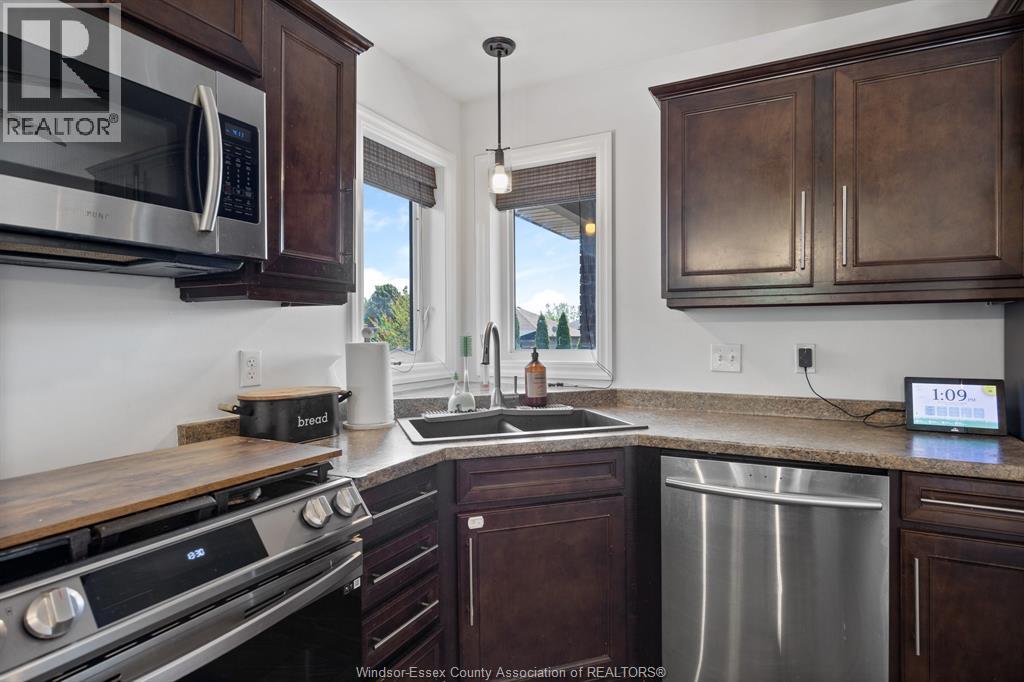 419 BROWN CRESCENT - 12