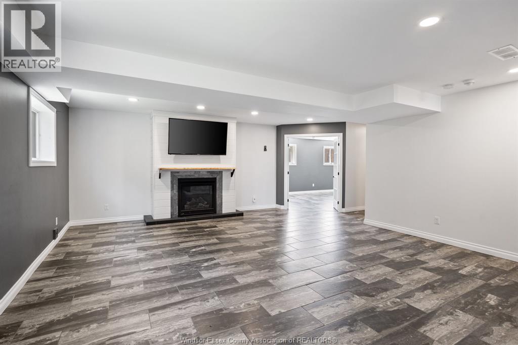 419 BROWN CRESCENT - 18