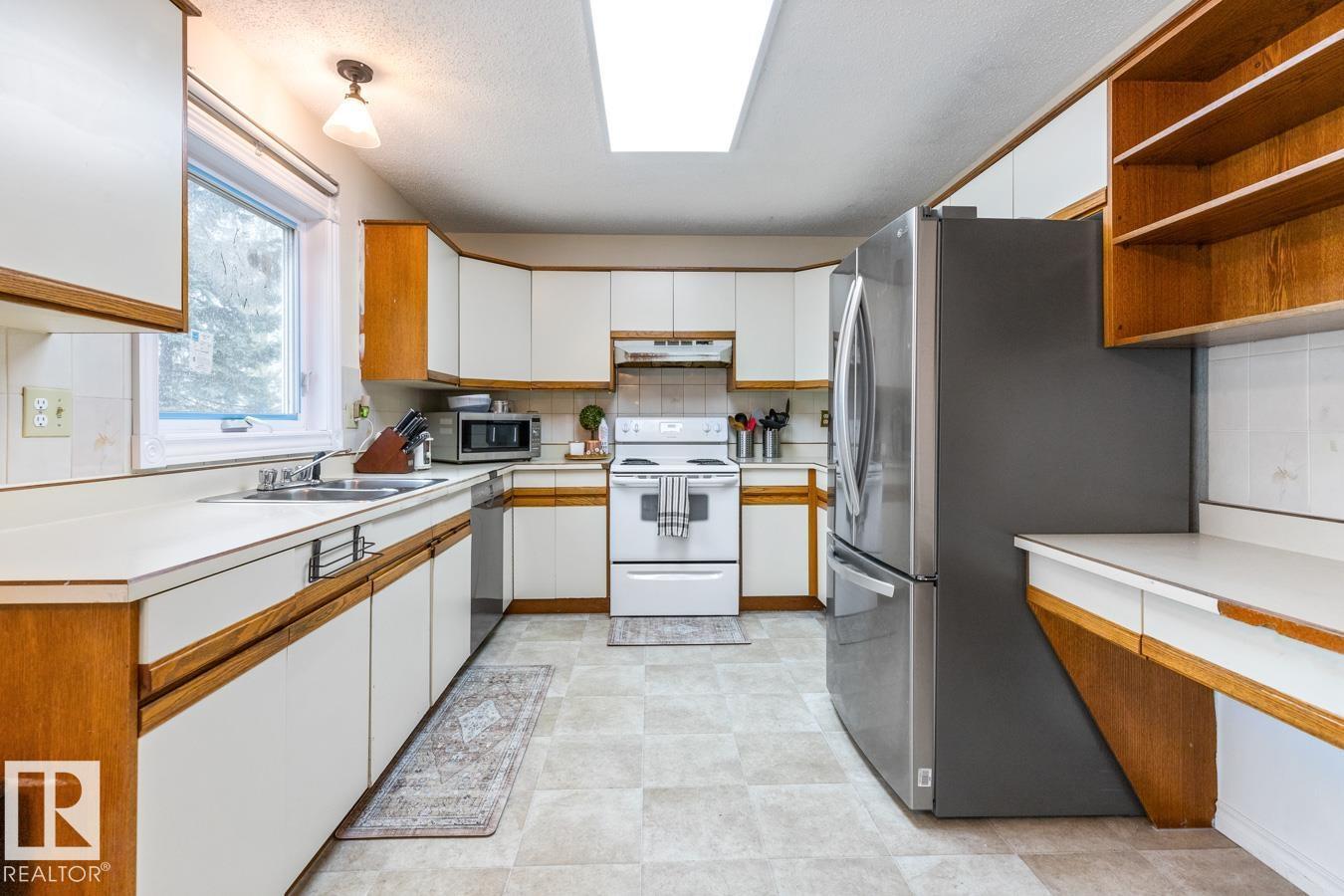 4340 33 ST NW - 10