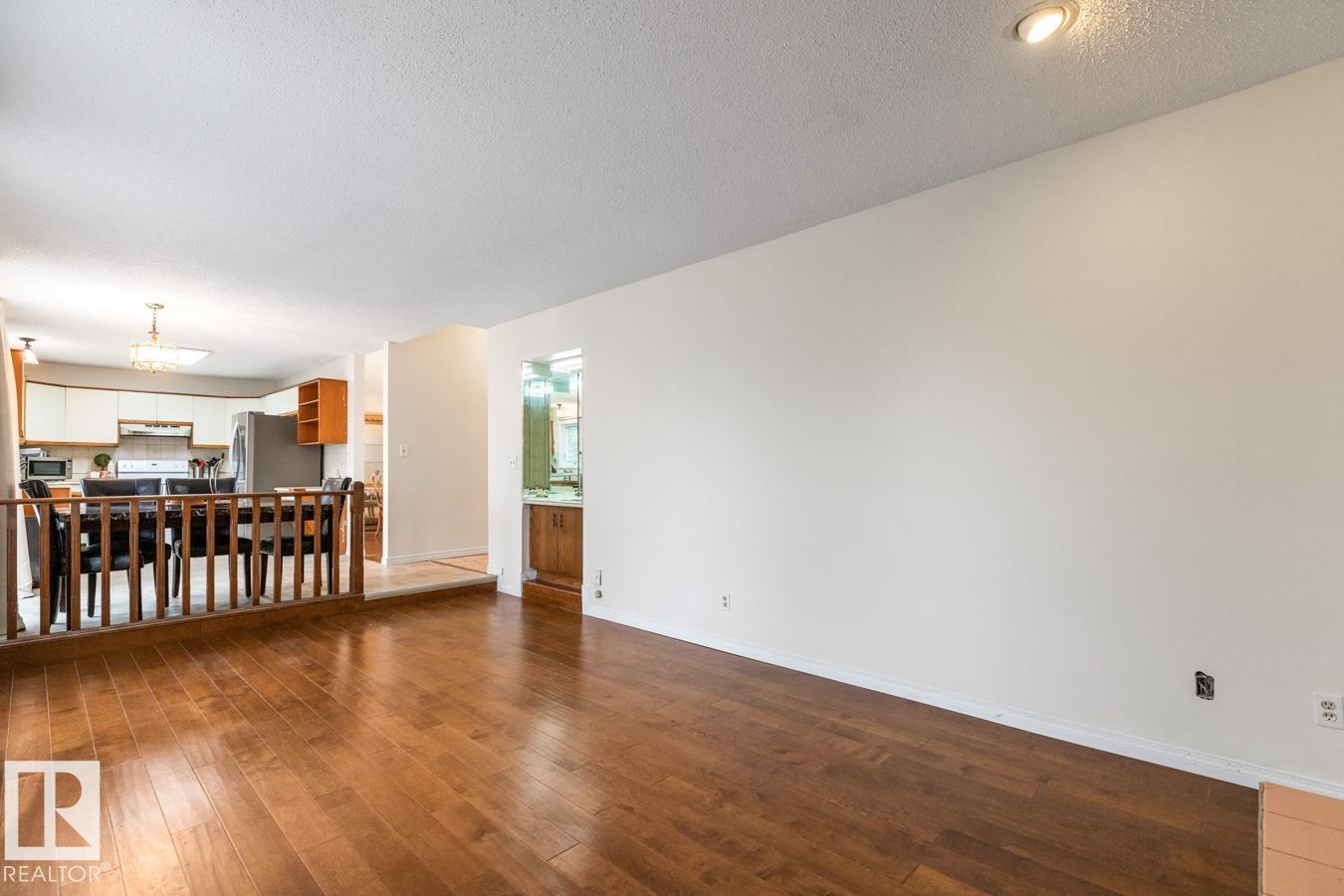 4340 33 ST NW - 17