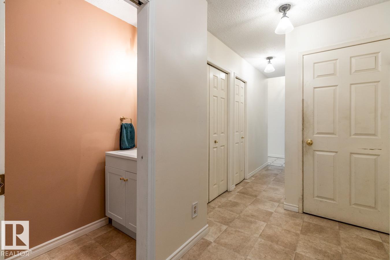 4340 33 ST NW - 18