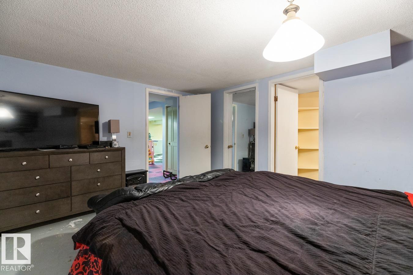 4340 33 ST NW - 34