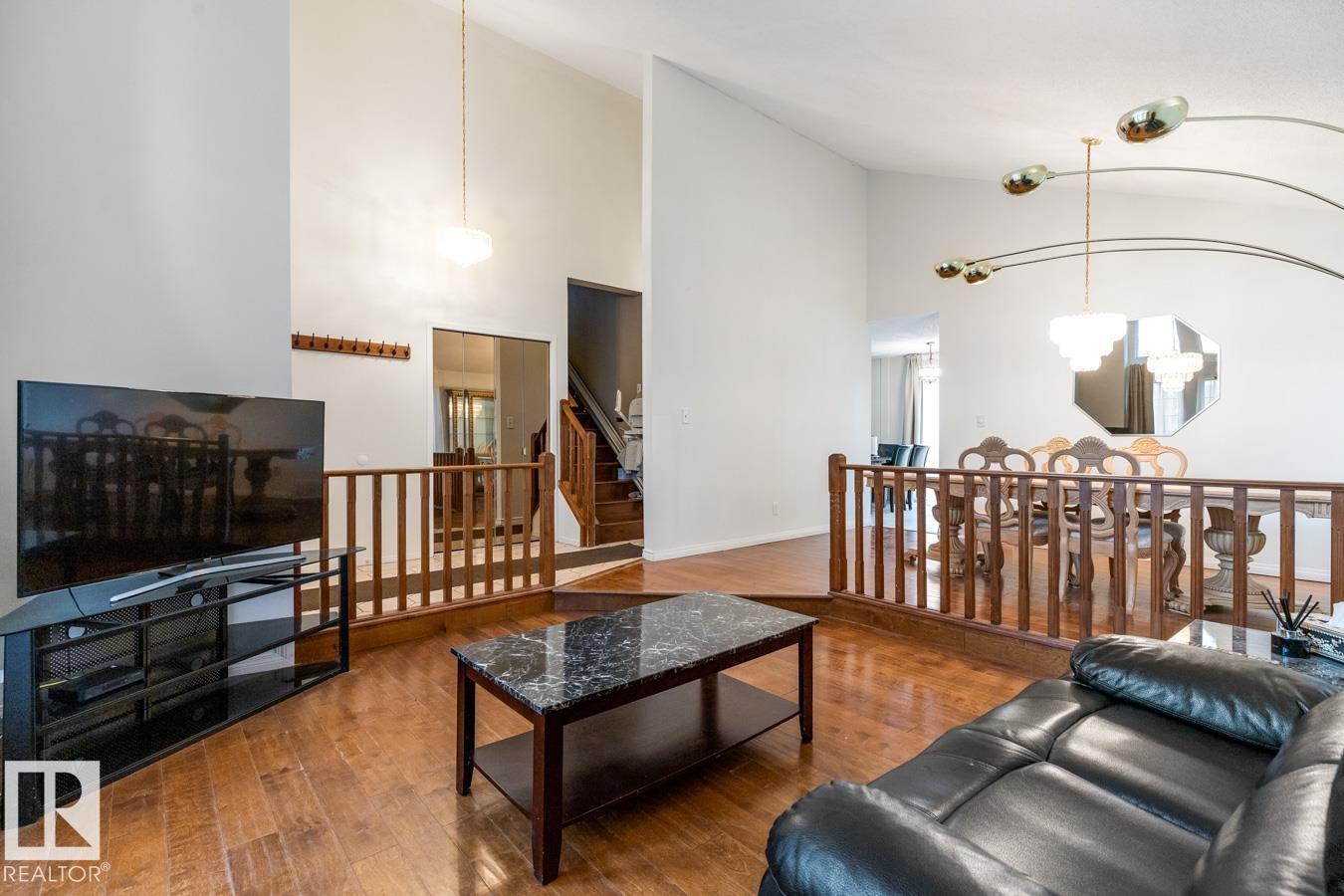 4340 33 ST NW - 6