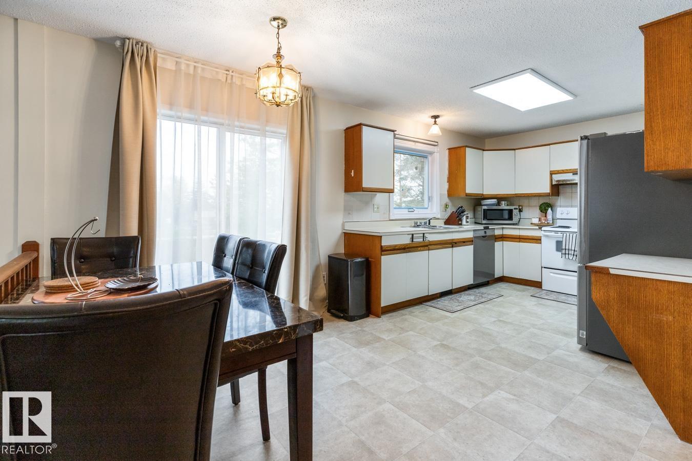 4340 33 ST NW - 7